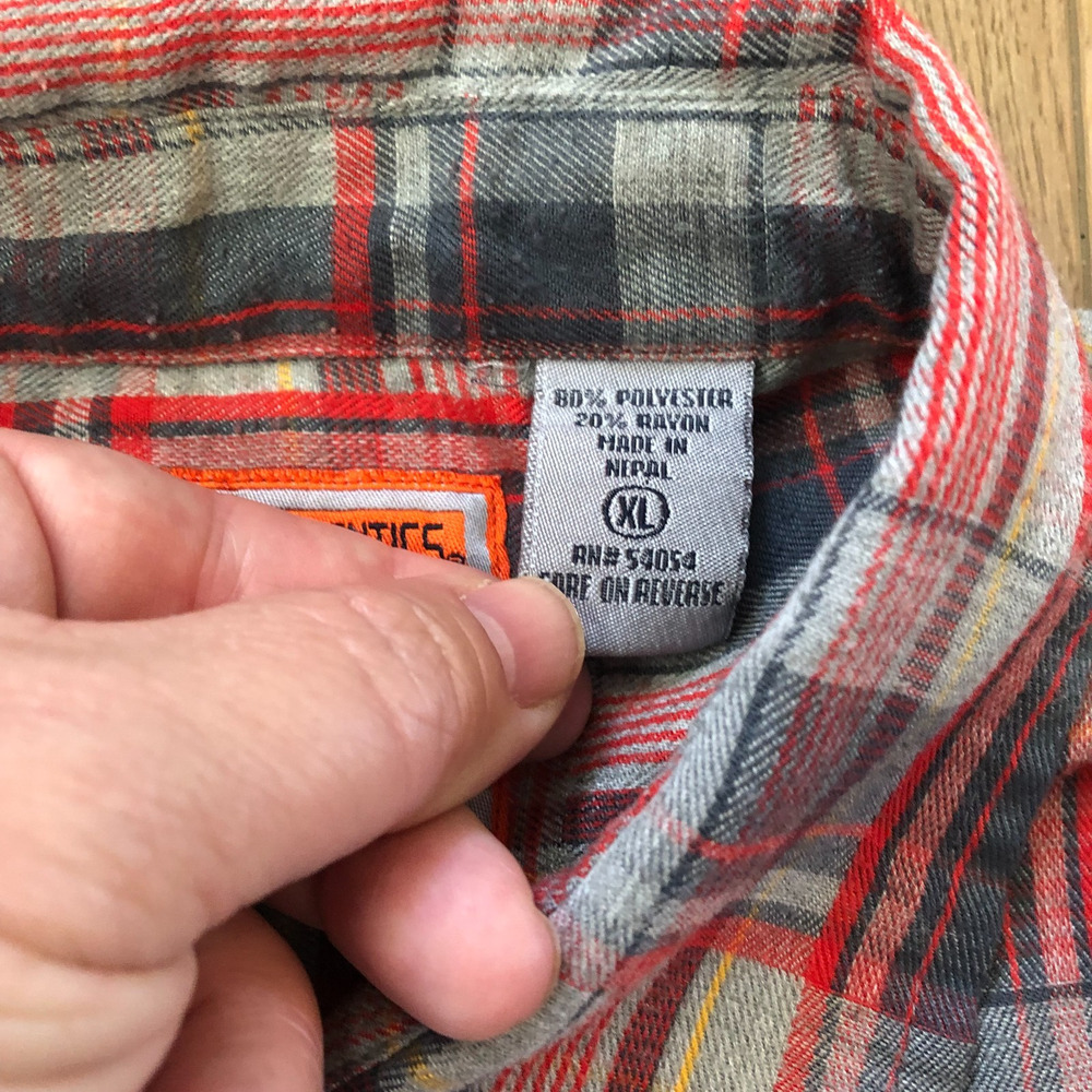 Vintage Bugle Boy Button Up Shirt Men’s Size XL Short Sleeve Plaid Y2K Preppy - Picture 5 of 8